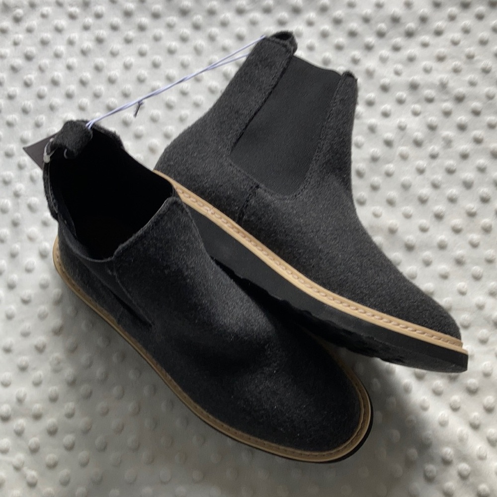 NWT universal threads charcoal felt boots size 11